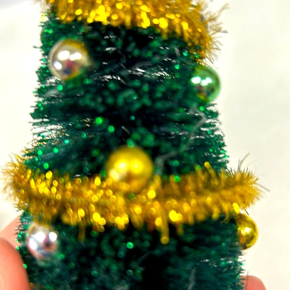 Vintage set of two 6”decorated bottle brush trees by LEMAX - Picture 8 of 8